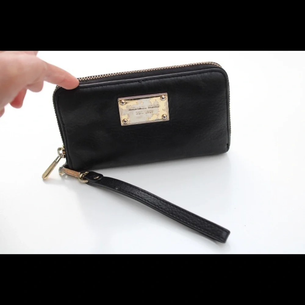 Michael Kors wrislet